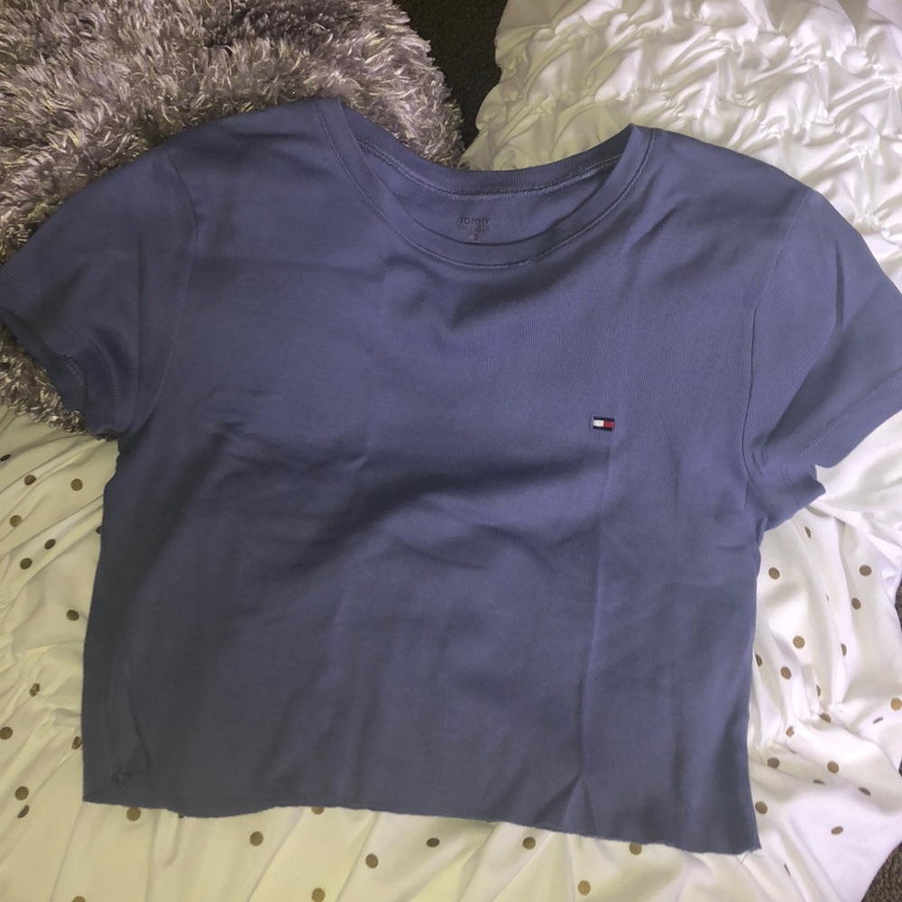 Vintage cropped Tommy Hilfiger tee!